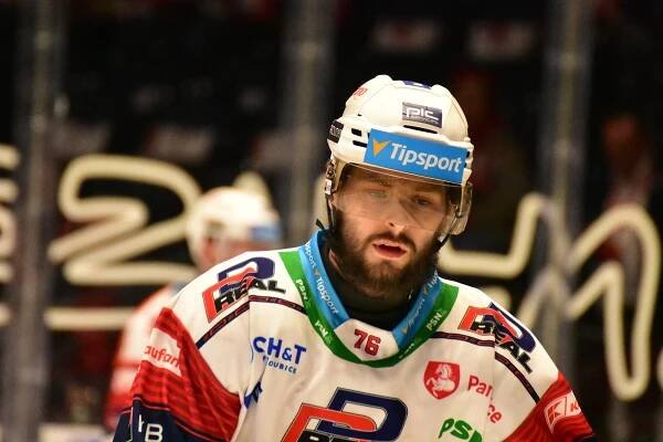 Dynamo zvítězilo, Sedlák je po vyšetření v nemocnici, Hořava má o něj strach