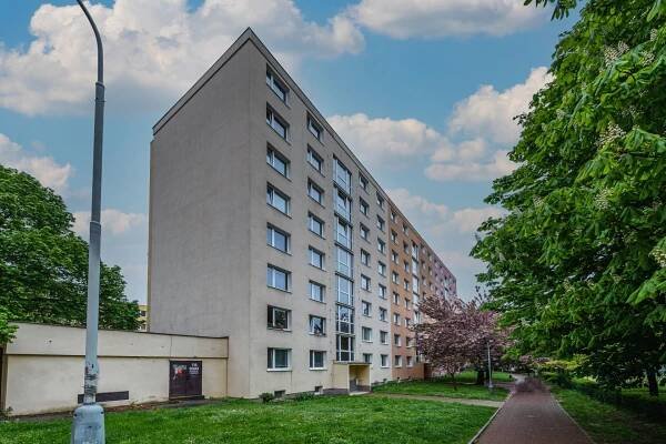 Pronájem bytu 2+1, 62 m2 v pražských Letňanech - Lenka Kovářová 