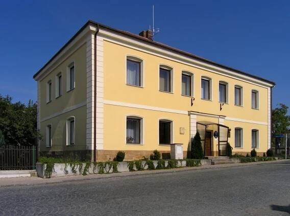 Soubor:Libčany, municipally office.jpg – Wikipedie
