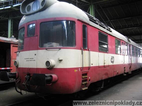 M 286.0, 850