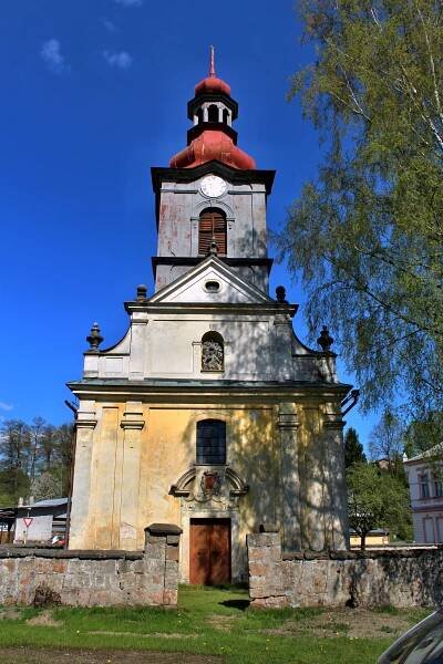 Soubor:Velenice kostel 1a.JPG