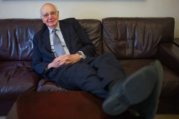 Volcker Plans to Restore Faith in Government