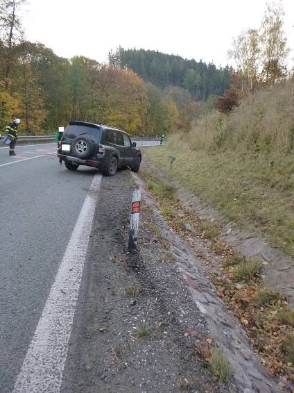 Trutnovští profesionální hasiči vyjeli ráno k havárii osobního… | POŽÁRY.cz - ohnisko žhavých zpráv | hasiči aktuálně