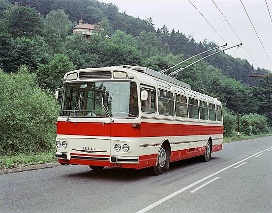 Těžký úkol v nelehké době. Karosa musela nahradit 706 RTO, problém byla životnost
