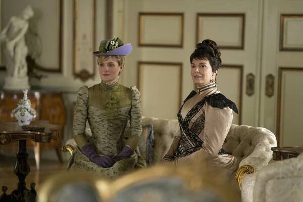 Pozlacený věk - Nezadržitelná změna - Z filmu - Louisa Jacobson, Jeanne Tripplehorn