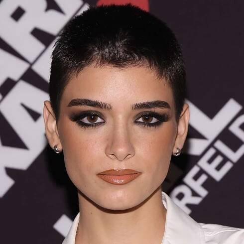 Dixie D'Amelio with tousled clipper cut
