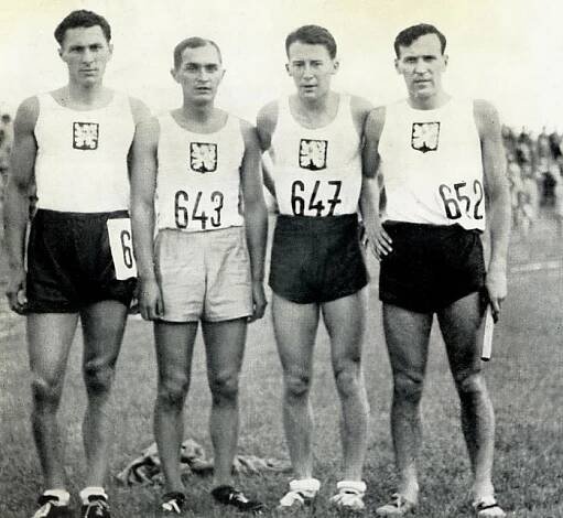 Miloš Mečíř (úplne vľavo) v roku 1935