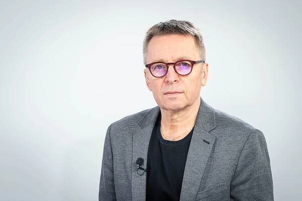 Ivan Mikloš | Ukrajina nakoniec vstane z popola, no Putin ničí vlastnú krajinu (video + text) | Postoj 