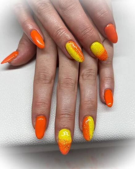 27+ Orange Ombre Nails Ideas That Will Turn Heads in 2025 11