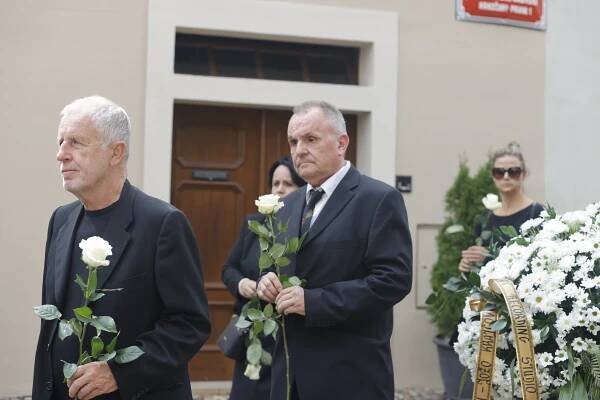 Rodina a přátelé se rozloučili s Vašem Patejdlem. Dorazili kolegové muzikanti i Andrej Babiš