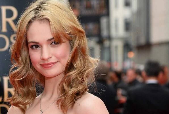 Lily-James-Photo-05
