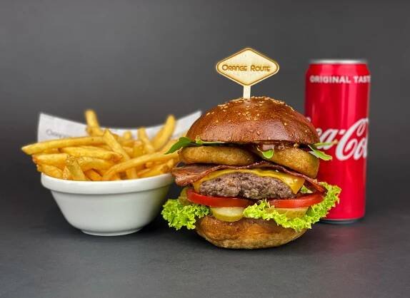 Texas Burger +hranolky - Restaurace Orange Route Protivín