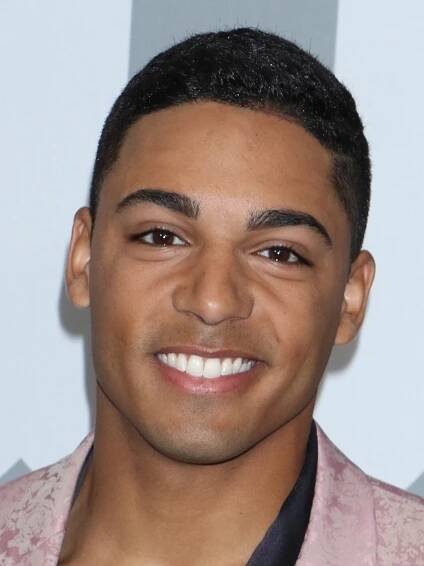 Michael Evans Behling - Actor