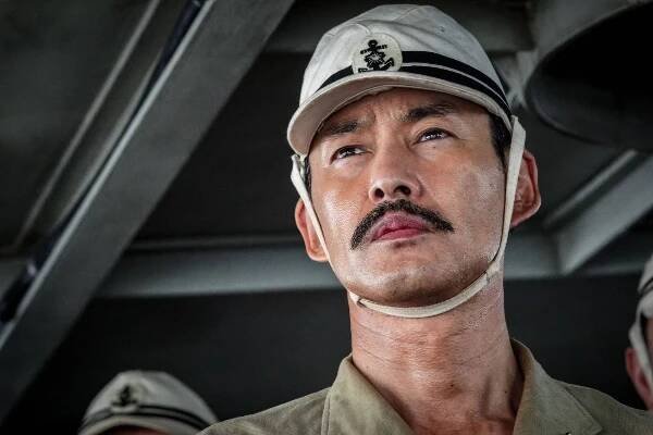 Modeled on a real-life World World II figure, Yutaka Takenouchi plays the captain of a “lucky” Imperial Japanese Navy destroyer in “Yukikaze.”