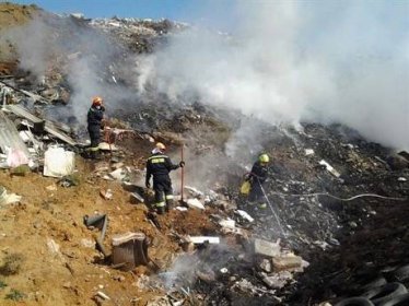 Hasiči likvidovali 11. září požár skládky odpadu u Stašova na Berounsku.