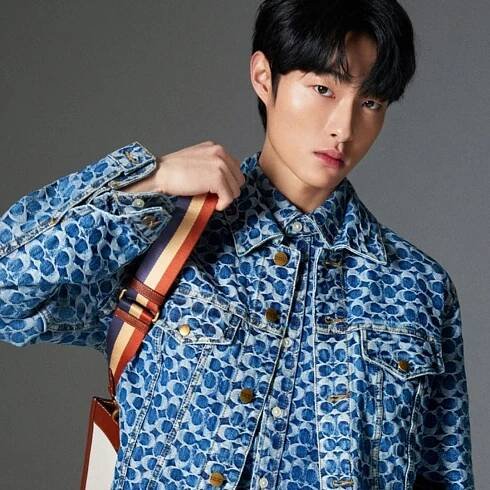 Yoon Chan Young 17