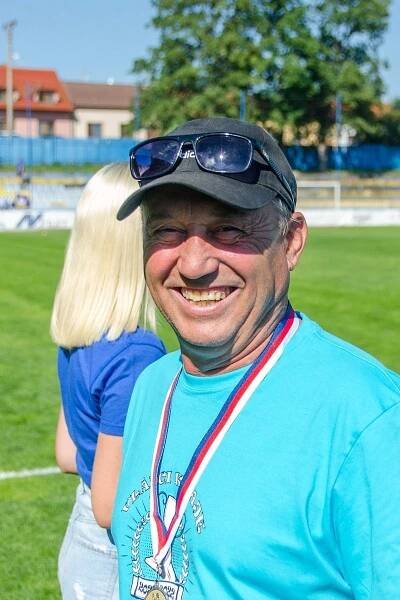 Podívejte se: vyhráli krajský přebor. Dorostenci Jiskry převzali pohár a medaile
