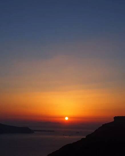 Západ slunce ve Fiře na Santorini