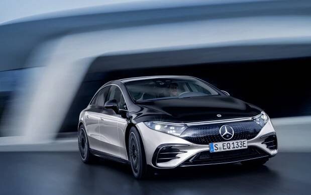 Mercedes má nového tažného koně: Model EQS posouvá svou značku mezi přední hráče! Proč se má Tesla i Porsche bát?