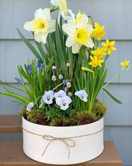These 20 Flower Arrangement Ideas will be Awesome for Your Spring Home Decor - Matchness.com | Spring flower arrangements, Spring planter, Spring floral arrangements