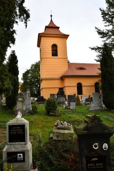 Prackovice nad Labem | Detail hřbitova | Databáze historických hřbitovů