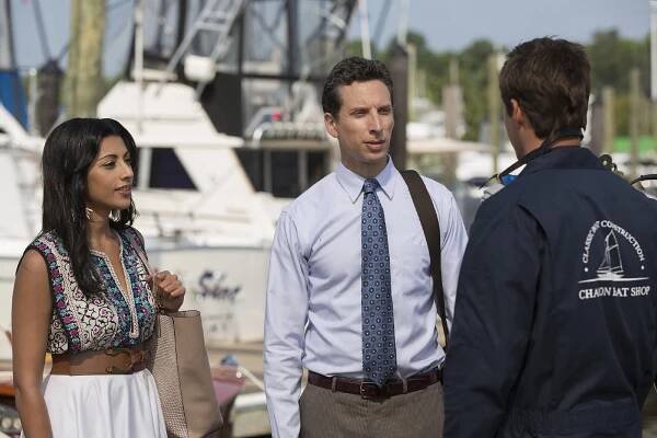 Milionový lékař - A Bigger Boat - Z filmu - Reshma Shetty, Ben Shenkman