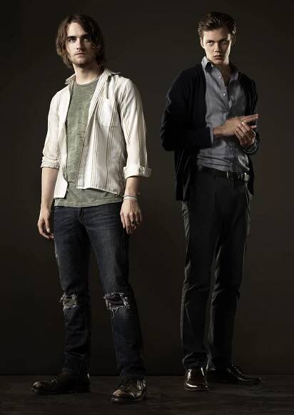 Bill Skarsgard, Landon Liboiron, Penelope Mitchell and Freya Tingley HEMLOCK GROVE Interview