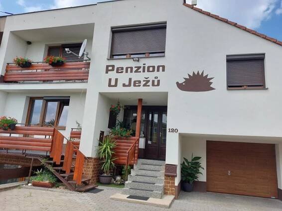 Budova, kde se vila nachází