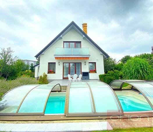 Pronájem  rodinného domu 350 m², pozemek 700 m², Praha 6 - Suchdol
