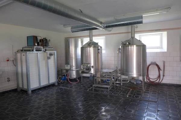 Minipivovar Knajzl Brňany – Pivovary.Info