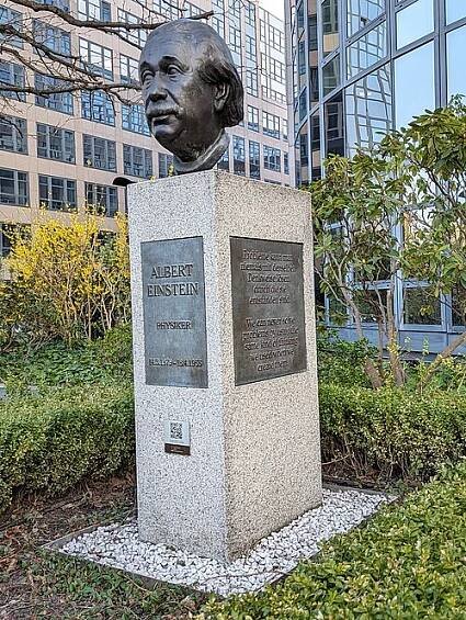 Albert Einstein – Wikipedia
