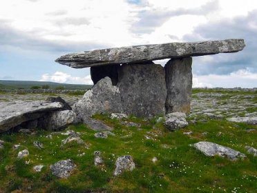 Poulnabrone dolmen tomb