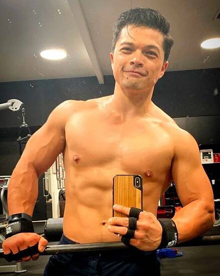 https://www.instagram.com/p/BqKwl0HhxEj/Vincent Rodriguez III/Instagram