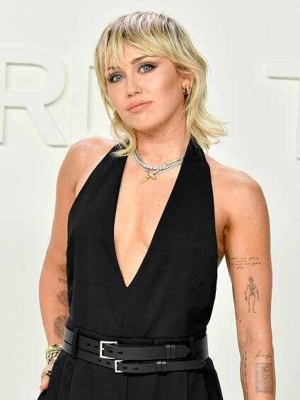 Mit dem Pony sieht Miley Cyrus ganz anders aus als sonst!