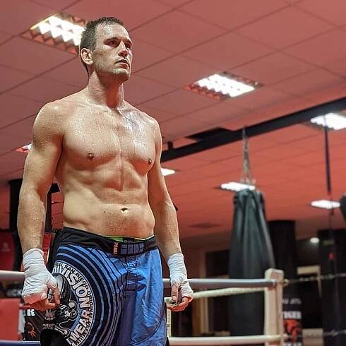 Viktor Pešta si to rozdá o titul s německým „Terminátorem“.