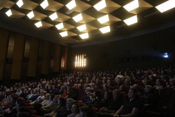 VIDEO: Předpremiéra komedie Aristokratka ve varu vyprodala kino v Kyjově