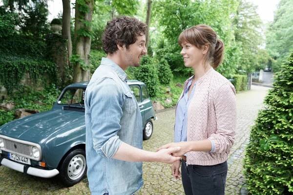 Auf der anderen Seite ist das Gras viel grüner - Z filmu - Felix Klare, Jessica Schwarz