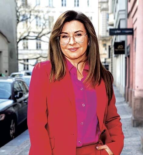 Rozmazluje Morávkovou,  aby mu neutekla?