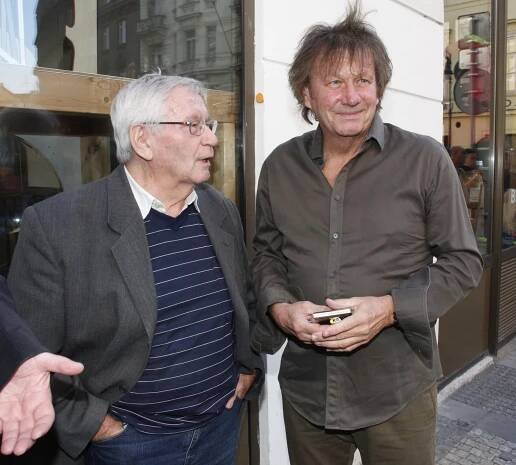 Jaroslav Suchánek se zpěvákem Stanislavem Hložkem. 