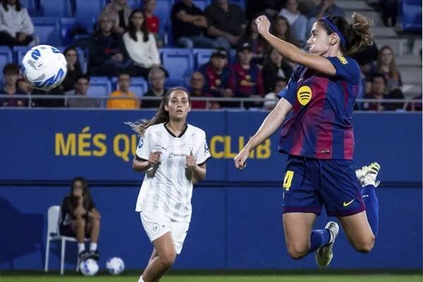 Aitana Bonmatí, tras conectar el remate de espuela ante el DUX Logroño.