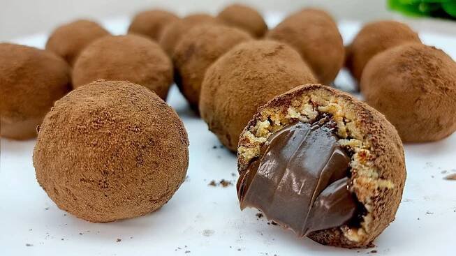 Nepečené Tiramisu lanýže z kávového mascarpone, plněné nutellou: Hotové za 10 minut - jenom vše zamíchejte! Uchvátí všechny milovníky sladkého