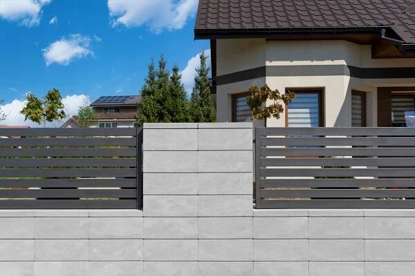 PLOTOVÁ STŘÍŠKA CONTINENTAL 38X38X5 VÁPENEC BÍLO-ŠEDÁ