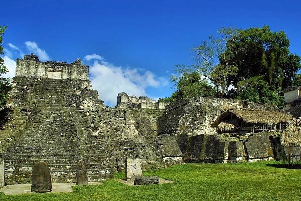 tikal guatemala - temple tikal-min