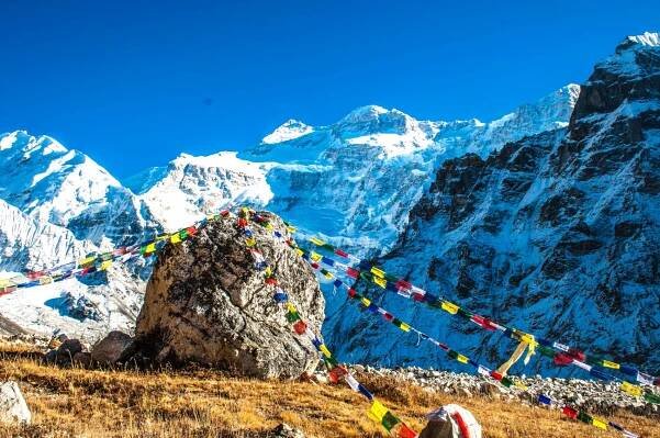 KANCHENJUNGA BASE CAMP TREK