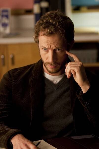 Dívka odjinud - School's Out - Z filmu - Kris Holden-Ried