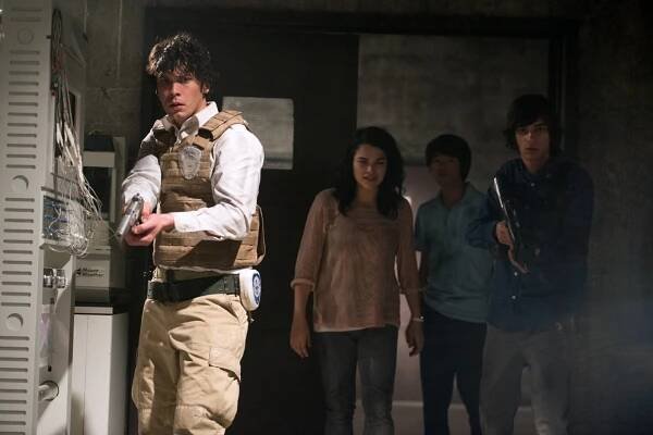 Prvních 100 - Blood Must Have Blood: Part 1 - Z filmu - Bob Morley, Eve Harlow, Christopher Larkin, Devon Bostick