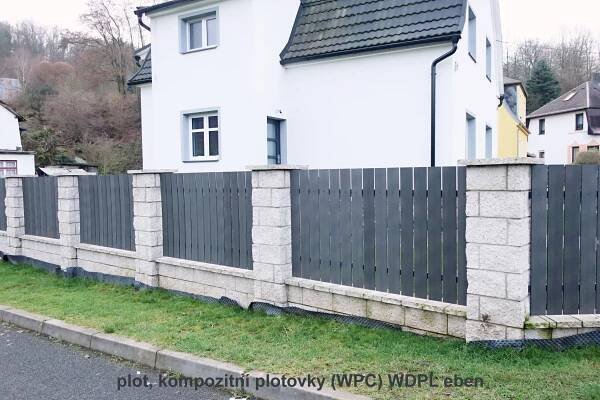 Ploty z kompozitního materiálu WPC | PRONY s.r.o. – parapety, ploty, brány