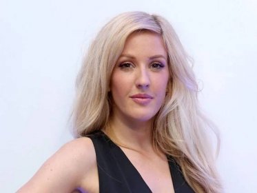 Ellie Goulding Hot & Sexy Bikini Images, Photos and Videos