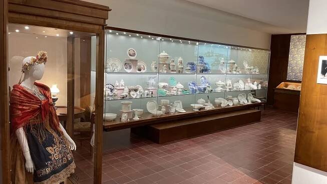 Městské muzeum Netvořice - expozice týnecké kameniny