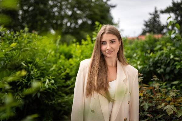 Príbeh Lizy z Ukrajiny: Spravuje telegramový kanál pre tisíce odídencov a chodí na slovenské protesty